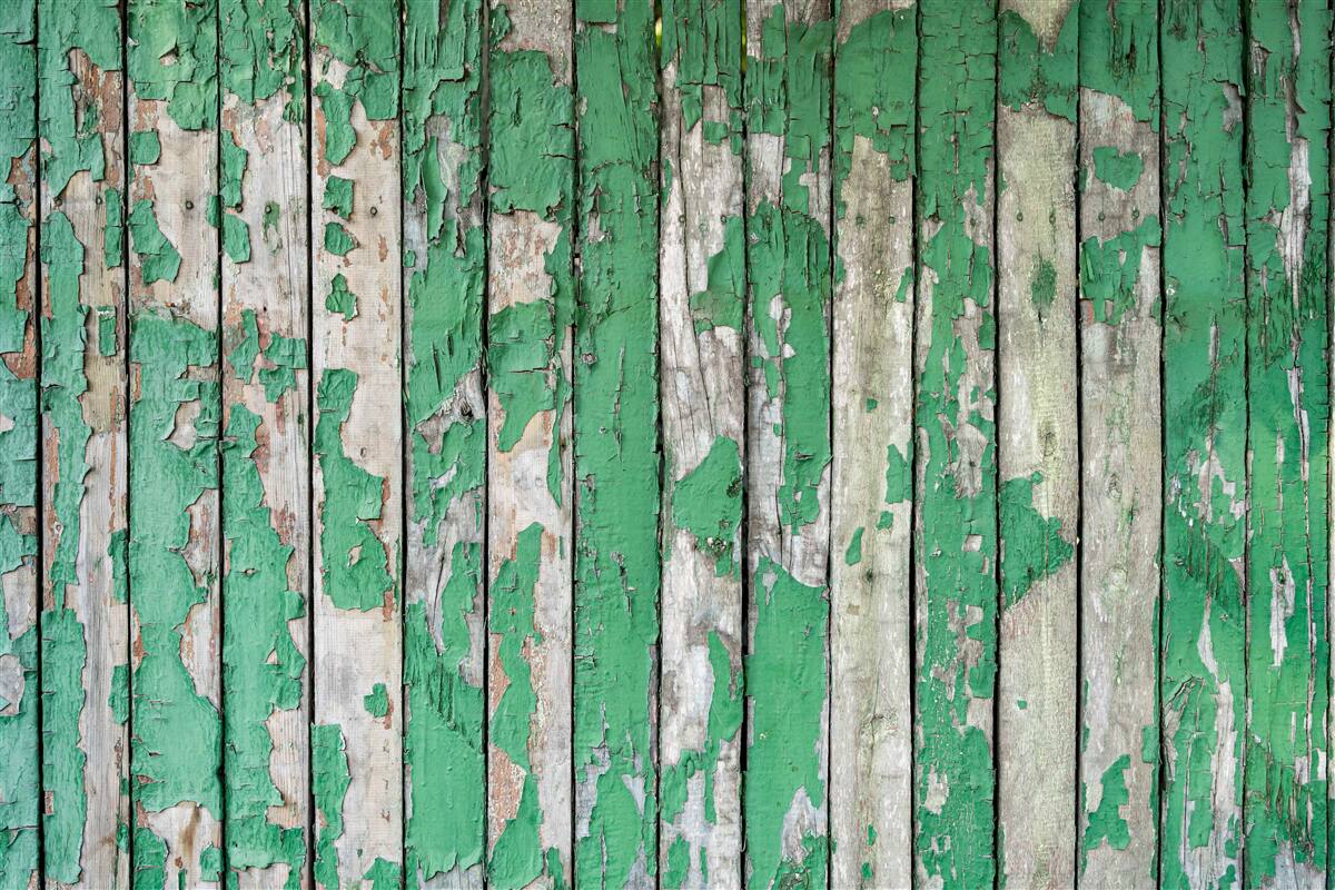 Fototapet un gard care și-a pierdut strălucirea verde