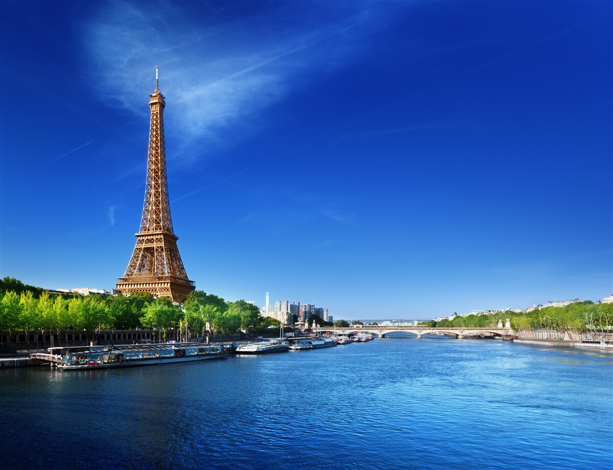 Fototapet panorama turnului eiffel de pe malul opus