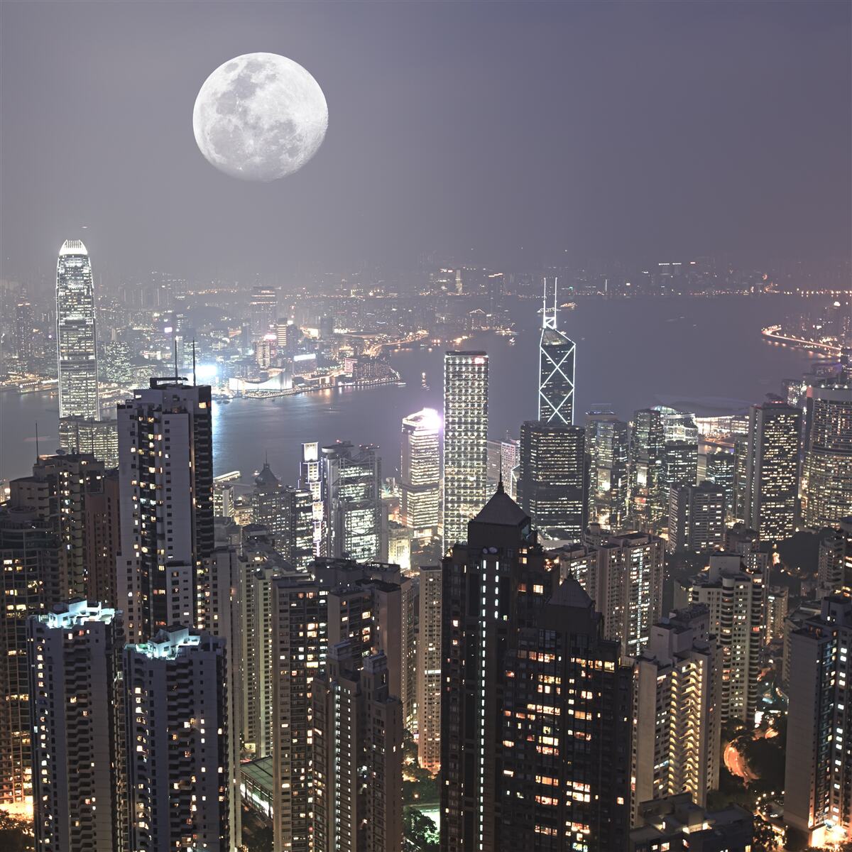 Fototapet luna de la miezul nopții atârnă peste hong kong