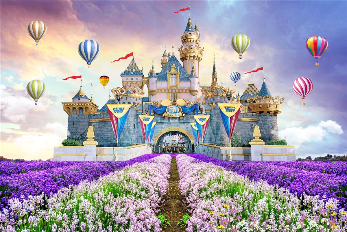 Fototapet câmpuri cu lavandă pe fundalul unui castel magic