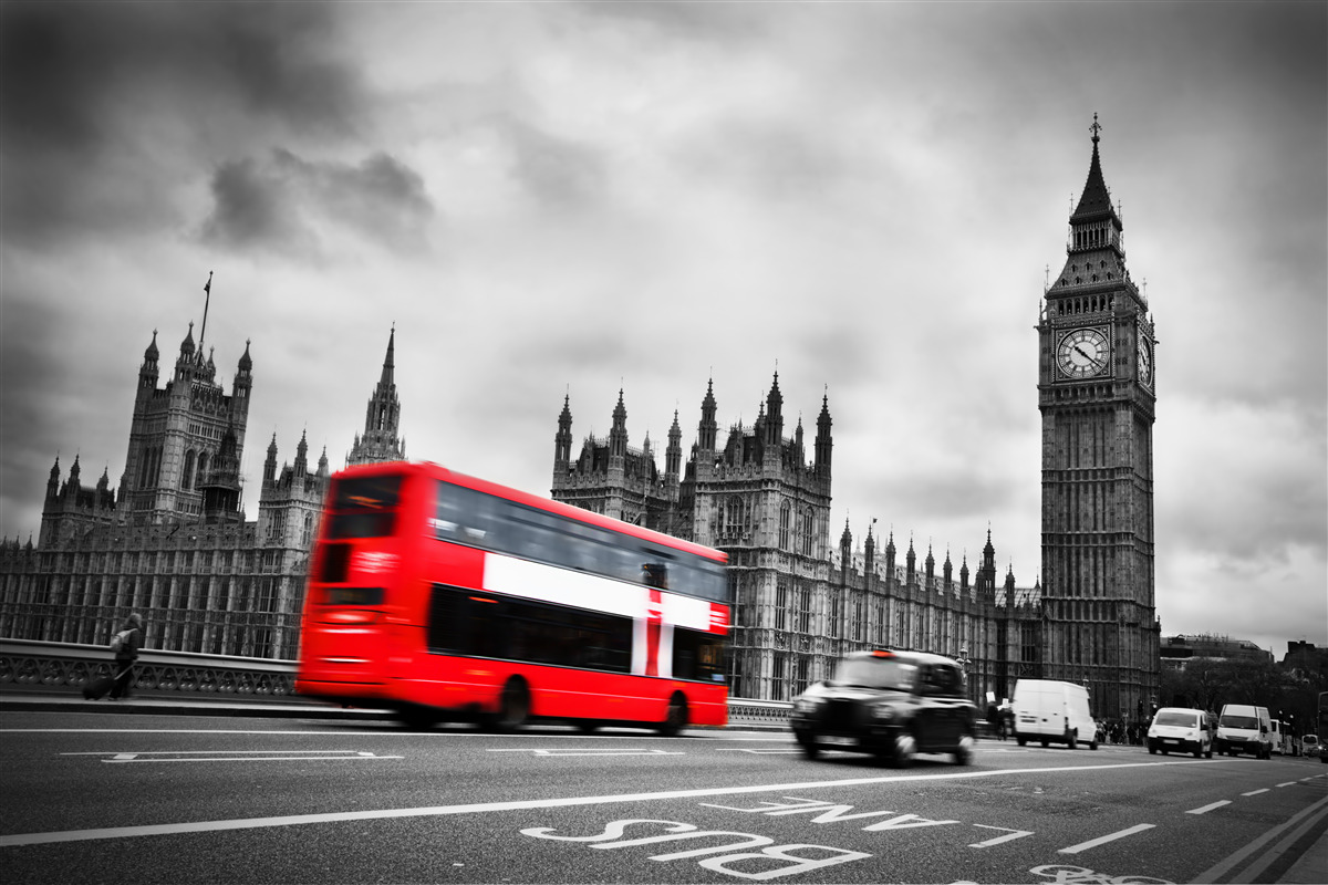 Fototapet autobuz londonez pe drum