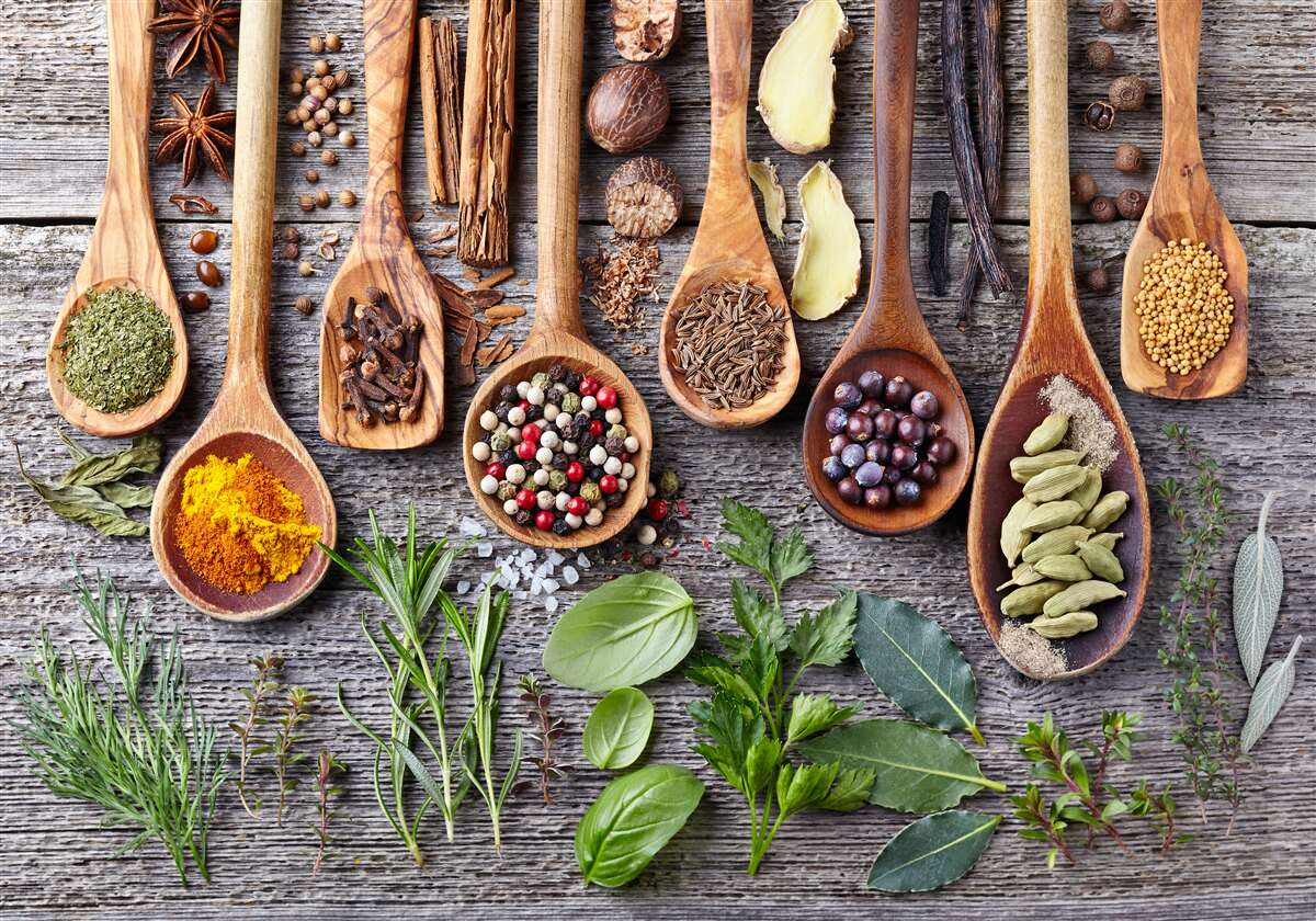 Fototapet mirodenii multicolore care emană aromă