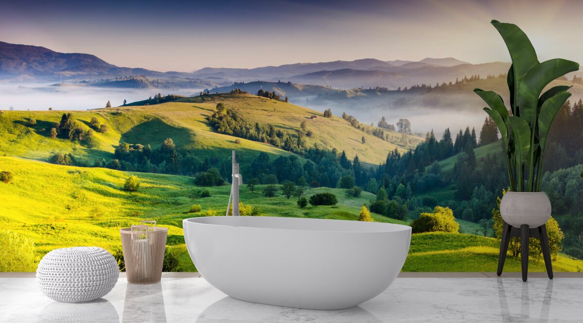 Fototapet pajiștile de munte prind viață în razele calde ale zorilor