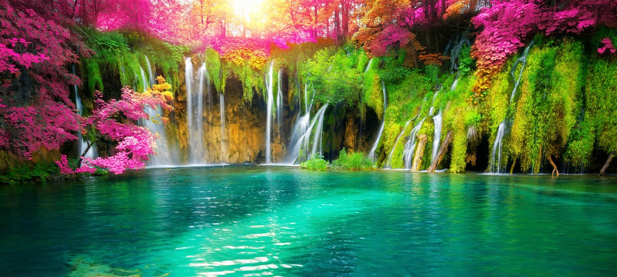 Fototapet cascada are apă limpede și arată ca o bucată de paradis