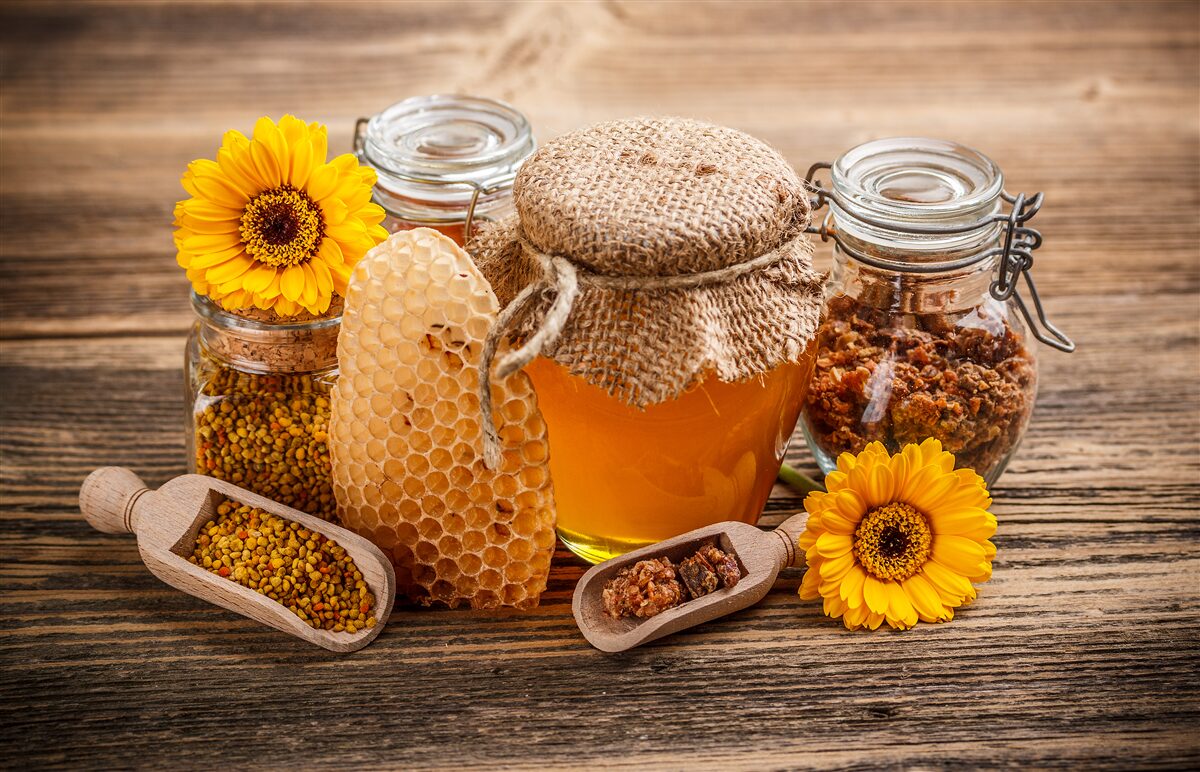 Fototapet mierea și ingredientele sale pe masă