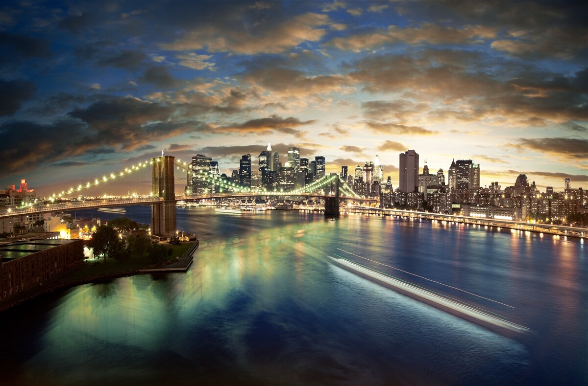 Fototapet iluminarea nocturnă a orașului new york la marginea apei