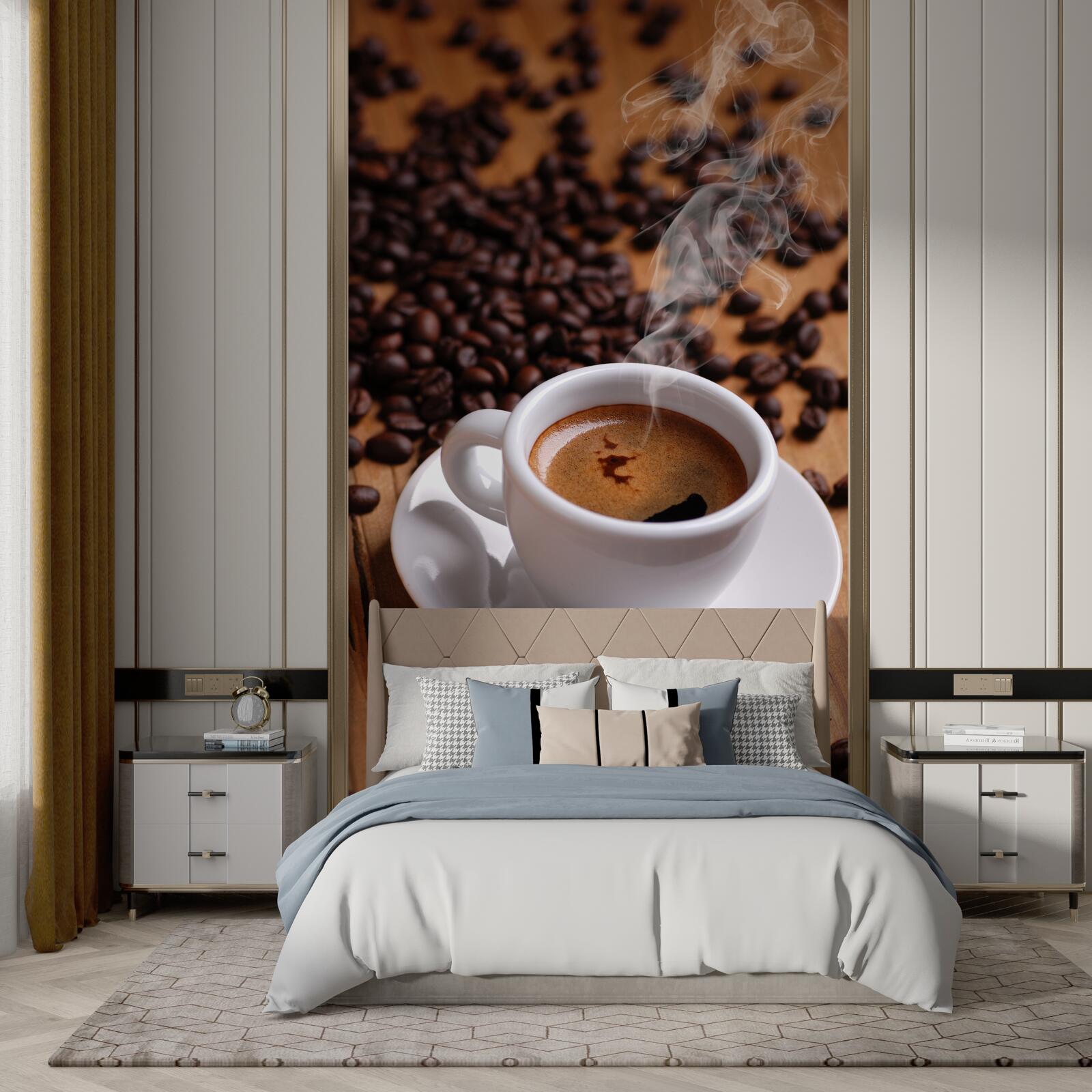 Fototapet ceașcă de cafea cu boabe care emană aromă