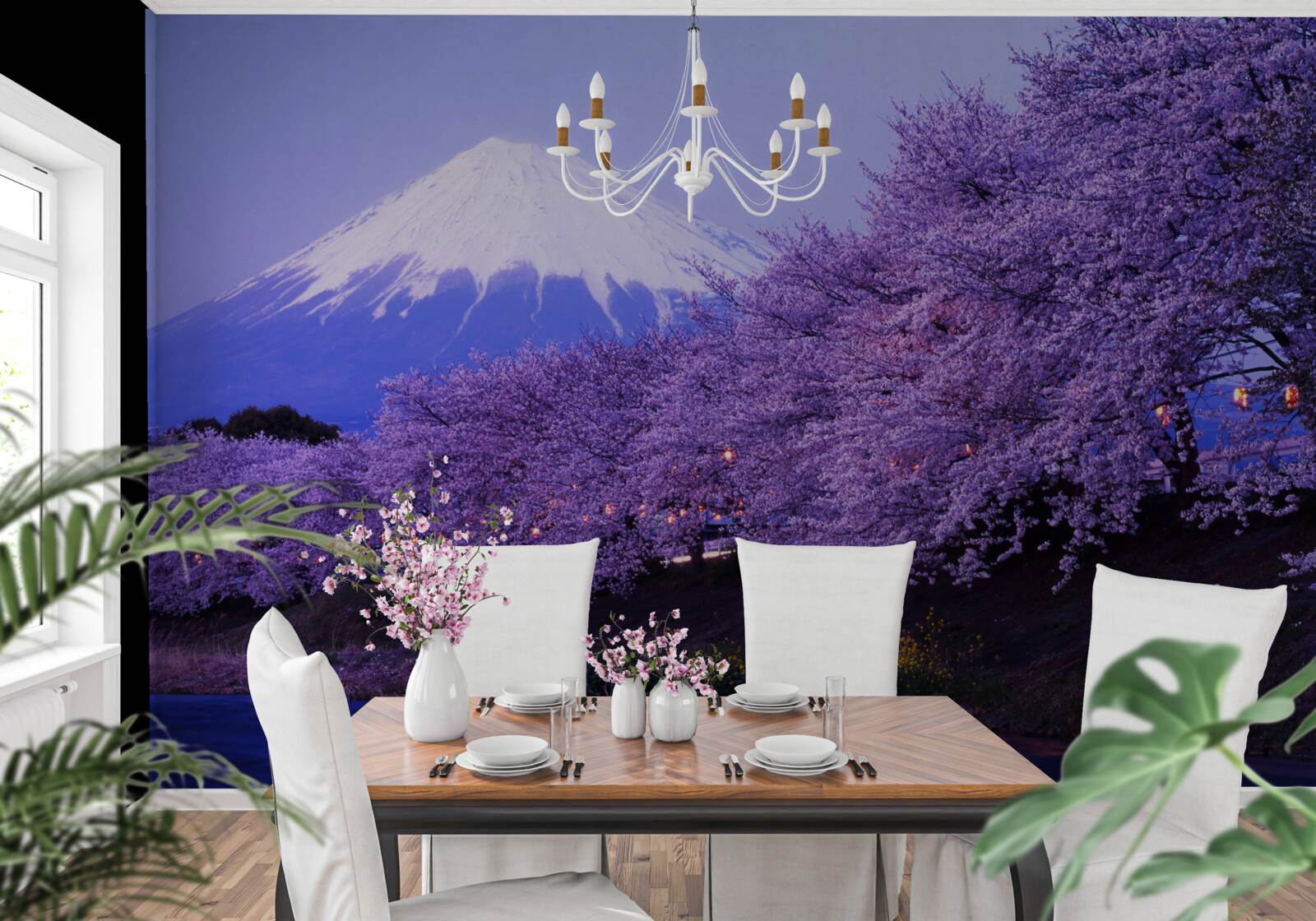 Fototapet copaci cu flori violete înflorite pe fundalul muntelui Fuji