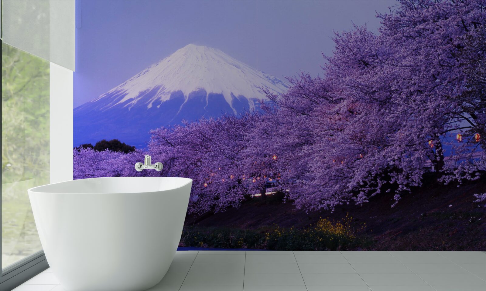 Fototapet copaci cu flori violete înflorite pe fundalul muntelui Fuji
