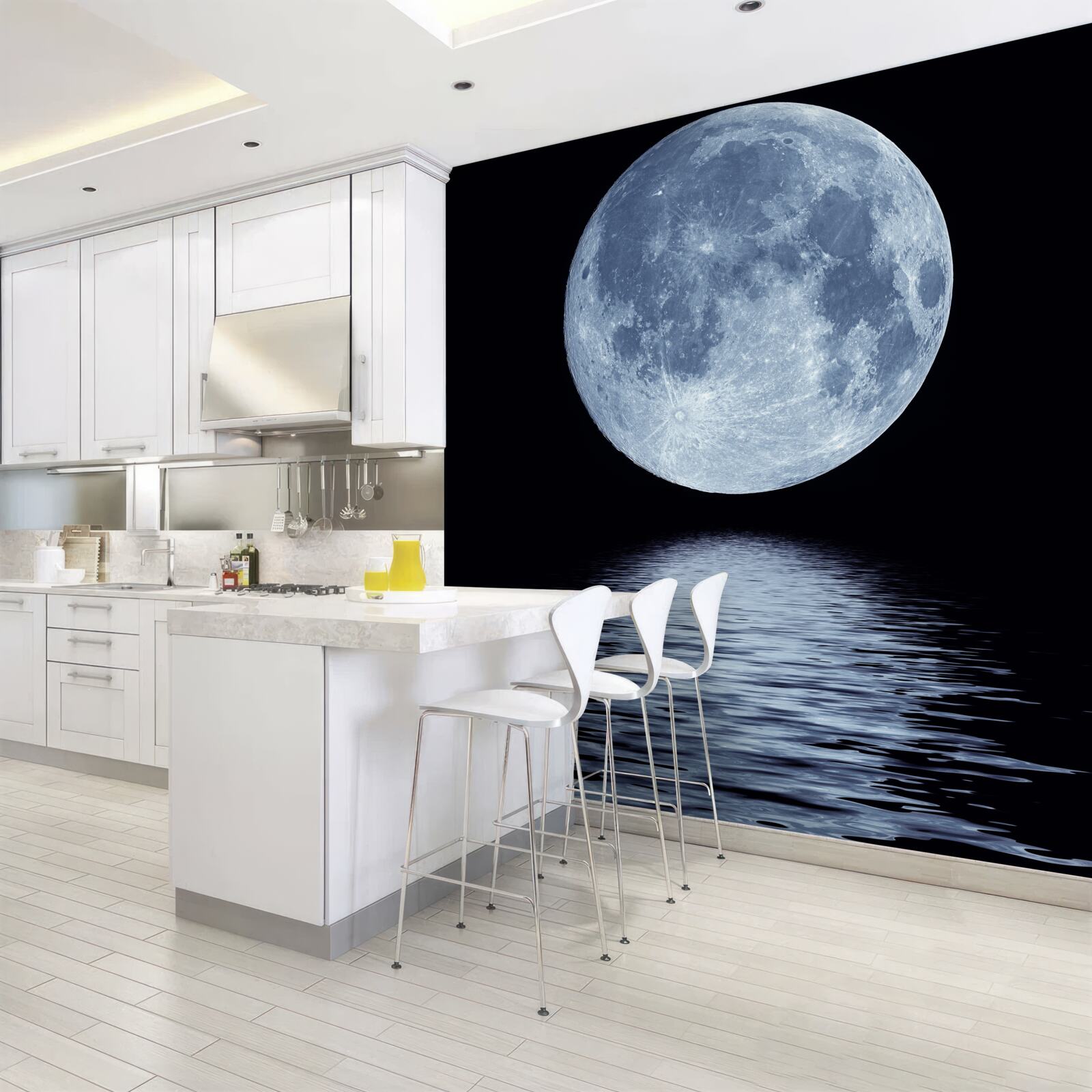 Fototapet luna plină este vizibilă în reflexia apei mării