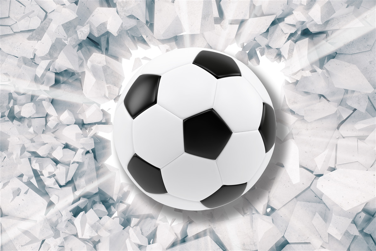 Fototapet scenă abstractă: o minge de fotbal lovește un perete